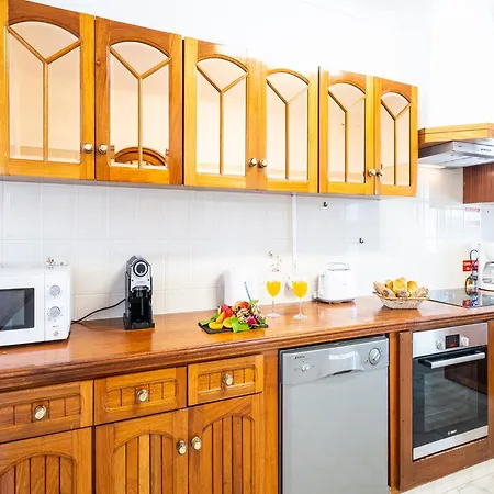 Villa In Gale Near Golden Sandy Beaches Вилла Албуфейра
